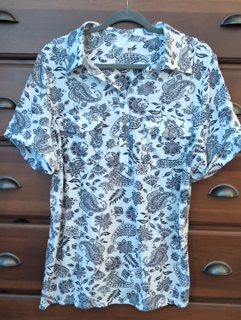 Coral Bay Collared White And Navy  Short-Sleeve Paisley Tee